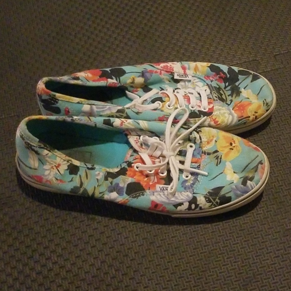 Vans - Picture 2 of 5